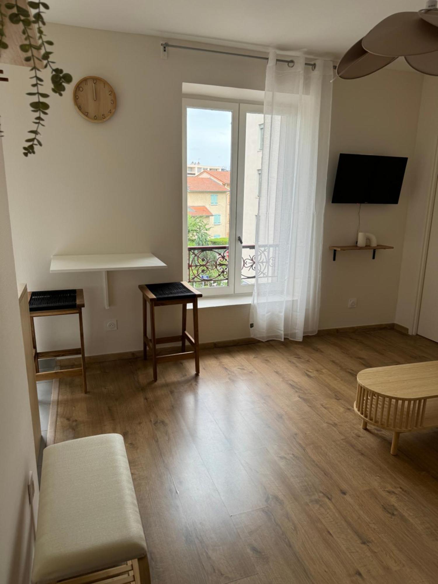 Appartement Avec Une Chambre ลียง ภายนอก รูปภาพ
