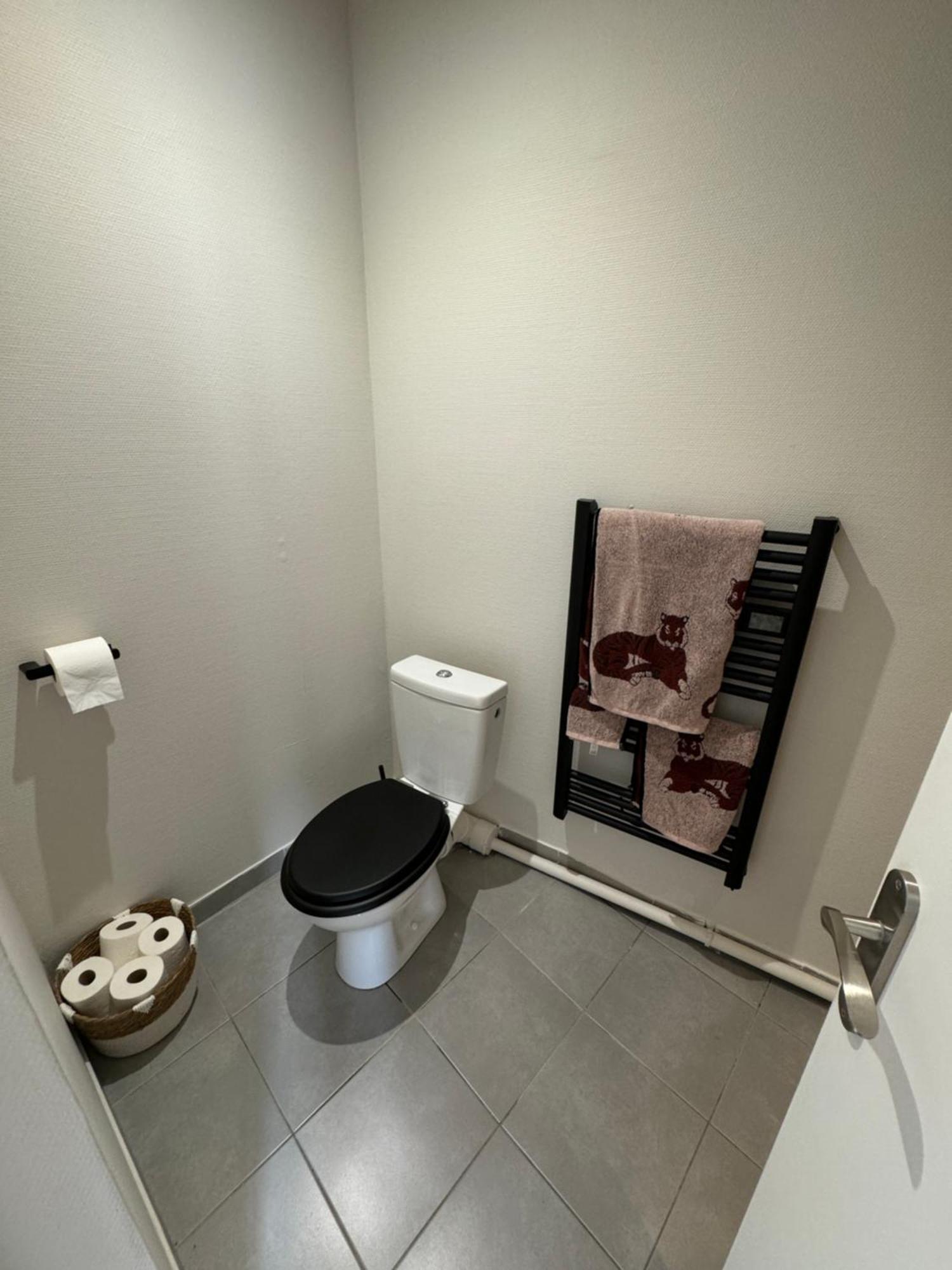 Appartement Avec Une Chambre ลียง ภายนอก รูปภาพ